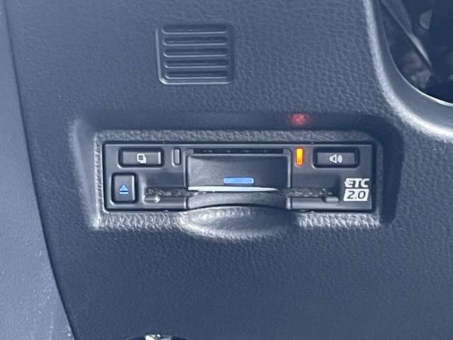 ◆【ETC】有料道路を利用する際に料金所で停止することなく通過できる、ETC車載器（ノンストップ自動料金収受システム機器）が装備されています。セットアップを行うことで利用可能になります。