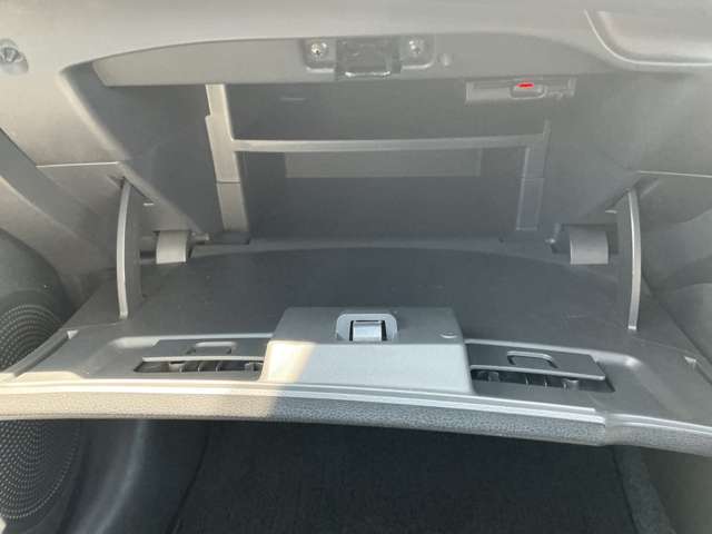 大容量グローブボックス