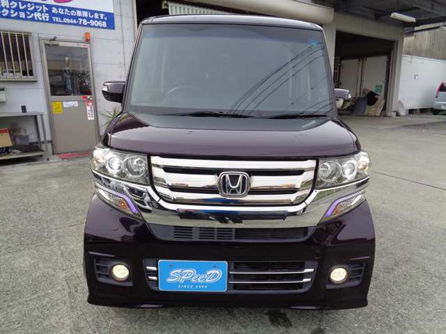 平成27年式　ホンダ　N-BOXカスタム　グレード・カスタムG/Lパッケージが入庫しました。内容は★ワンオーナー★両側スライドドア・片側パワースライドドア★社外8インチSDナビ★フルセグ★バックカメラ