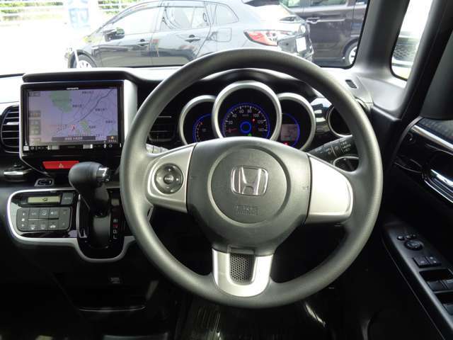 シンプルなステアリング