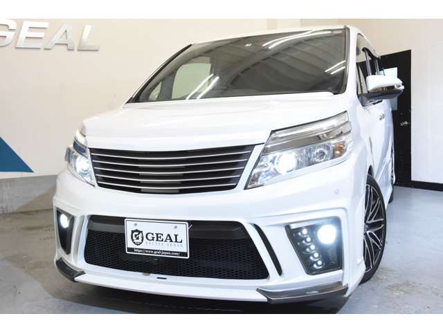 自社工場にてお車の鈑金塗装や車検整備、ドレスアップなどご購入後のメンテナンスもお任せください★