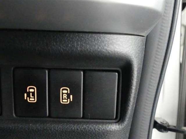 運転席でスライドドアの開閉が可能です！