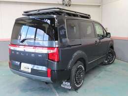 プライバシーガラスで強い日差しもカット■暑い夏の日でもエアコンが良く効き、大切なお荷物も外から見えにくいです★