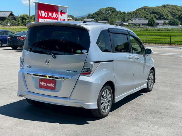 ★画像や動画を見ただけでお車の検討を進める事に抵抗がある方でも気軽に利用できるオンライン商談ならお車の検討はもちろん営業担当や店舗の様子も生中継でご覧いただけますので安心してお車をご検討頂けます。