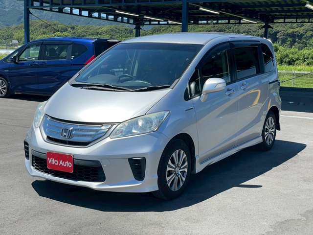 当店はご予約優先となります。特に週末お客様のご来店が多く店内が非常に混み合っており突然のご来店になりますと充分なご対応が出来ない場合がございます。事前にお電話または公式LINEにてご予約下さい！