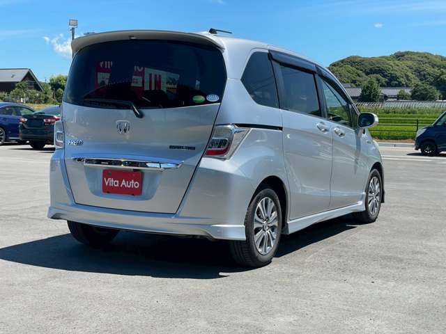 ★画像や動画を見ただけでお車の検討を進める事に抵抗がある方でも気軽に利用できるオンライン商談ならお車の検討はもちろん営業担当や店舗の様子も生中継でご覧いただけますので安心してお車をご検討頂けます。