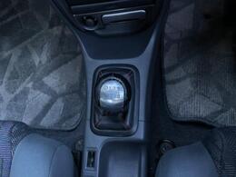 6速マニュアルとなっております！車を操る楽しさがあります