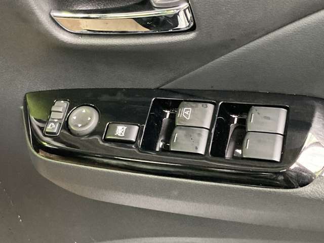 お車の価格には自信あり！！高品質で低料金になるよう、金額もお安くつけております。