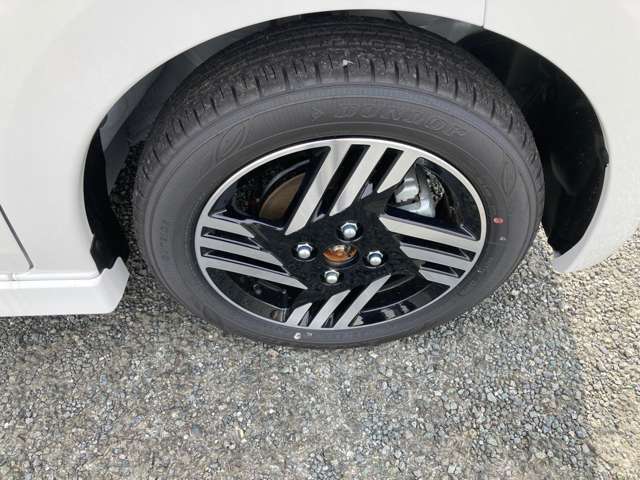 お車入庫時に洗車しておりますが、納車前には更にしっかりと清掃させていただきます。