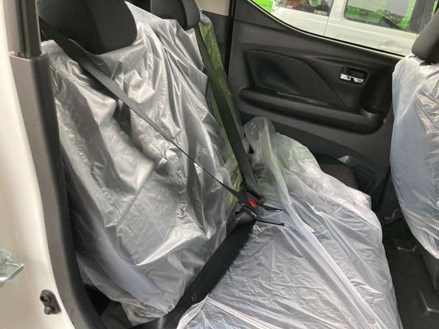 お車入庫時に洗車しておりますが、納車前には更にしっかりと清掃させていただきます。