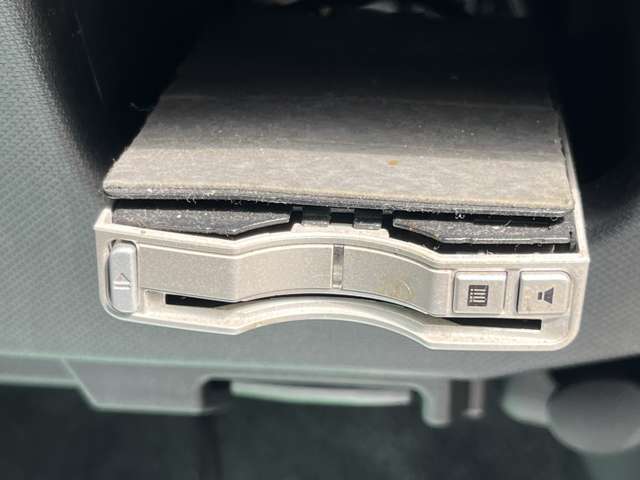 シシドモータースの本社工場には、板金工場も併設しております。職人があなたのお車を元通りに致します！