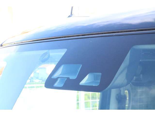 衝突被害軽減ブレーキを搭載したお車となっております！