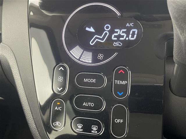 【フルオートエアコン】お好みの温度に設定しておくだけで車が風量を自動調整。