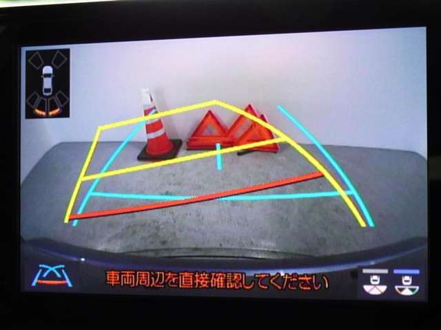 バックガイドモニターを装備してます、車庫入れもラクラクです。
