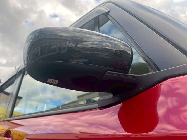 ブラックカラーのおしゃれなサイドミラーです！