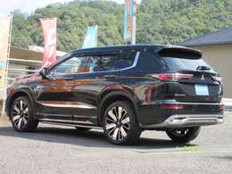 人気のアウトランダーPHEV、後期モデルが入庫しました！！