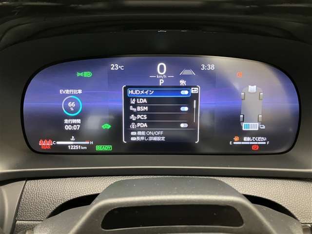 トヨタ認定中古車には1年間走行距離無制限の『ロングラン保証』がついています。年式は問わず、全国約5,000ヶ所のトヨタのお店で保証修理を受けることができます。