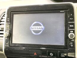 【大画面ナビ】人気の大型○○インチナビを装備。存在感のある大画面はインパクト大！ナビ利用時のマップ表示は見やすく、テレビやDVDは臨場感がアップ！いつものドライブがグッと楽しくなります♪