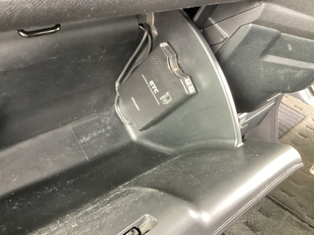 ETC付いてます。ETCが使用可能な道路通行料はキャッシュレスでスマートに走行できます。再セットアップして納車致します。