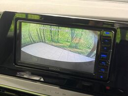 【バックカメラ】駐車時に後方がリアルタイム映像で確認できます。大型商業施設や立体駐車場での駐車時や、夜間のバック時に大活躍！運転スキルに関わらず、今や必須となった装備のひとつです！