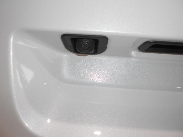 ダイハツ純正ナビ用全方位カメラが装着されております。純正ナビ装着時、ナビ画面にカメラの映像が映ります。（ナビは別売になります。）