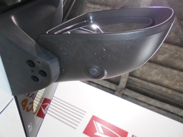 ダイハツ純正ナビ用全方位カメラが装着されております。純正ナビ装着時、ナビ画面にカメラの映像が映ります。（ナビは別売になります。）