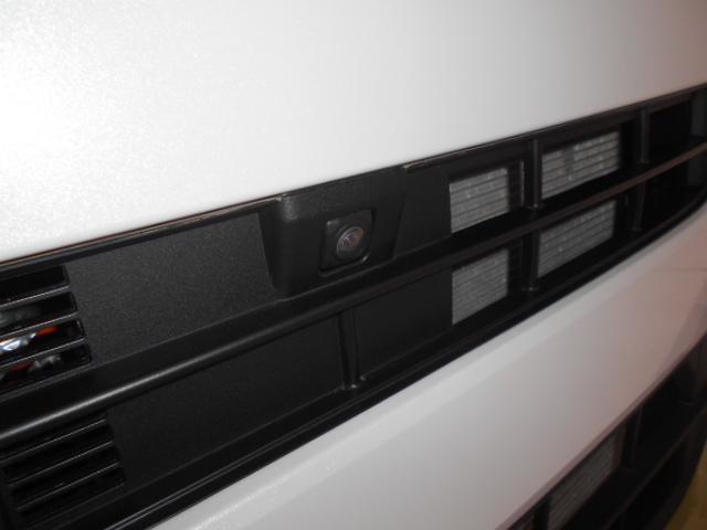 ダイハツ純正ナビ用全方位カメラが装着されております。純正ナビ装着時、ナビ画面にカメラの映像が映ります。（ナビは別売になります。）