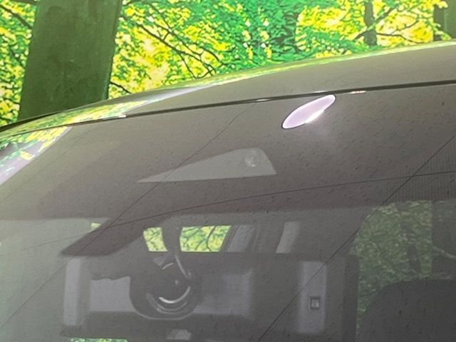 【プロパイロット】高速道路での長距離走行が楽に！！渋滞時と巡回走行のシーンで、アクセル・ブレーキ・ステアリングを自動で制御し、長距離運転の負担を軽減してくれます♪