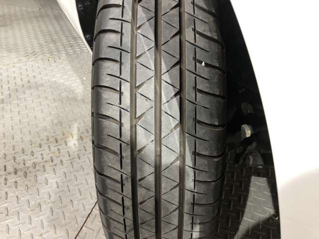 オイルやオイルフィルター交換といったお車のメンテナンスもお任せください。