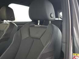 シートは伸縮可能になっておりますので体にフィットした状態でお乗り頂けます。