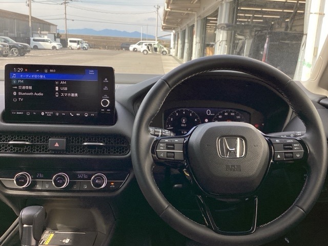 Honda認定中古車 U-Selectは3つの安心をお約束します。■Honda車のプロが整備した安心■第三者機関がチェックした安心■購入後もHondaが保証する安心