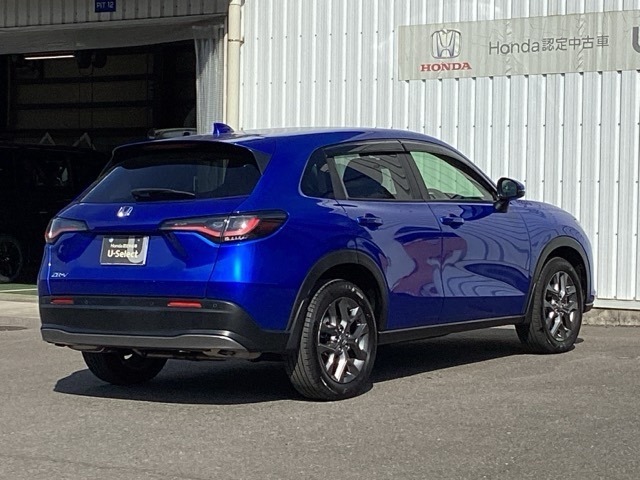 バックカメラが付いているのでバックでの車庫入れも安心です。