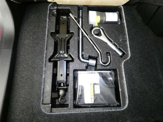 【パンク修理キット】パンク修理キットが付属します。※応急用タイヤは付属しておりません。※損傷の状態によっては修理できない場合があります。