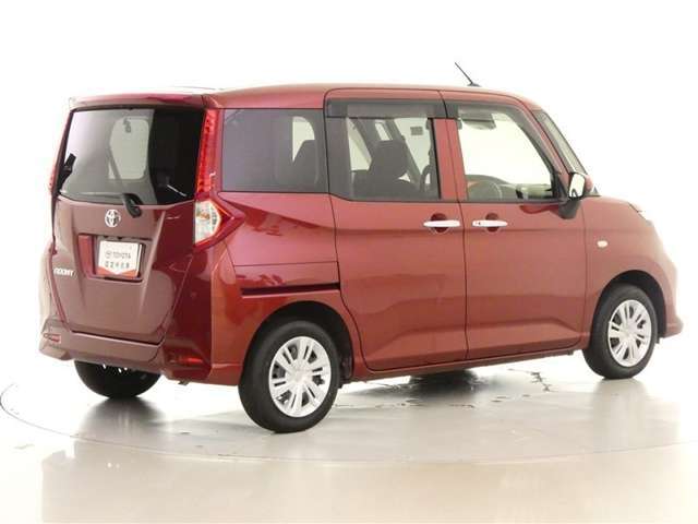 おひとり、恋人、ご友人、ご家族など、少人数でも大人数でもお出かけが楽しめます。この車で楽しいドライビングライフを送りましょう♪