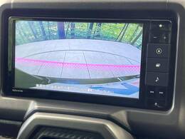 【バックカメラ】駐車時に後方がリアルタイム映像で確認できます。大型商業施設や立体駐車場での駐車時や、夜間のバック時に大活躍！運転スキルに関わらず、今や必須となった装備のひとつです！