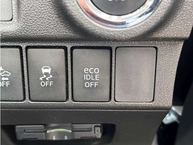 【アイドリングストップ】停車時には、エンジンをストップし、燃料を節約します！スイッチ一つでオフにする事も可能です！オートマチックハイビームや横滑り防止装置など、安全で便利な装備がたくさん付いています！