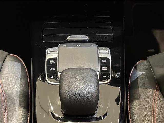 LIBERALAは、輸入車選びの新たなスタイルを提案するインポート・セレクト・ブランドです。オーナー様となる方がクルマから直接感じる感性を第一にした、最良の一台との出会いをコーディネートいたします。