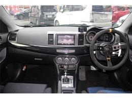 インパネ周りの使用感も少なく、状態の良いお車です！ご不明点やご来店のお際は是非お電話でご連絡下さい！