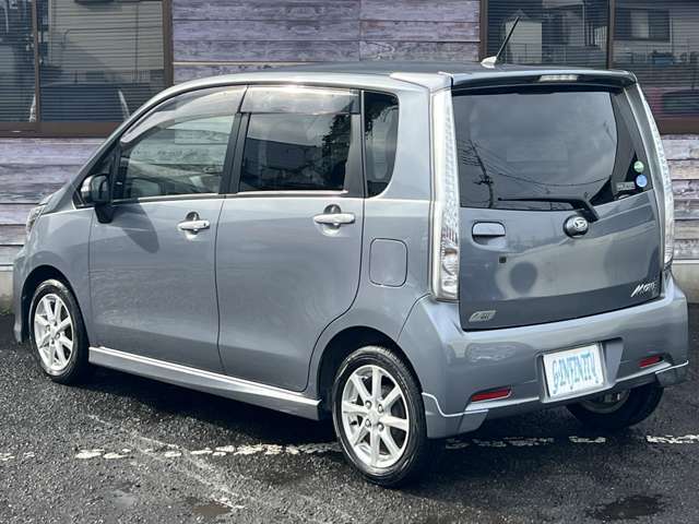 テールライトもクリアで割れ等もなくキレイな状態です♪ハッチも大きく荷物の積み込みも楽々です♪ドアバイザーも完備されておりますので雨の日でも車内の換気が出来ます♪