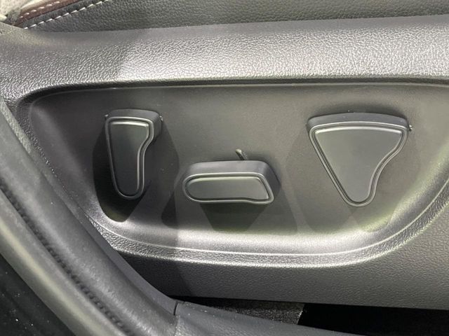 【パワーシート】スイッチ一つで簡単にシートの微調整が可能！電動だから力もいりません！快適なシートポジションにセットして、快適なドライブをお楽しみください。