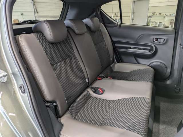 長時間の乗車でも、ゆったりとした後部座席の為、疲れにくいです