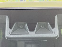 【スマートアシスト】走行中に前方の車両等を認識し、衝突しそうな時は警報とブレーキで衝突回避と被害軽減をアシスト。より安全にドライブをお楽しみいただけます。