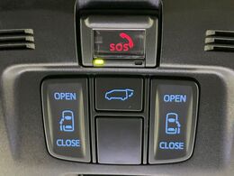 【両側パワースライドドア】スマートキーや運転席のスイッチで後席両側スライドドアの開閉が可能♪電動だから力を入れてドアを開ける必要が無く、小さなお子様でも簡単に開け閉めでき快適です♪