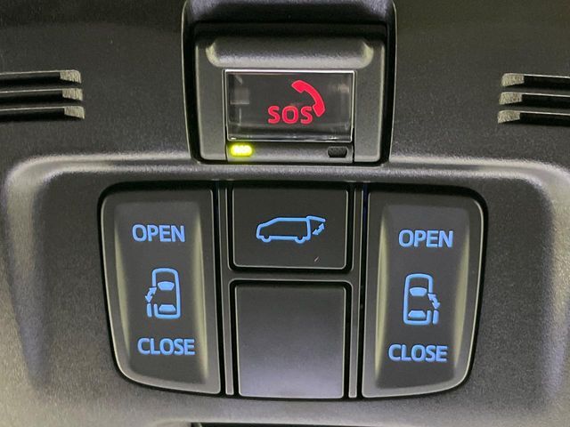 【両側パワースライドドア】スマートキーや運転席のスイッチで後席両側スライドドアの開閉が可能♪電動だから力を入れてドアを開ける必要が無く、小さなお子様でも簡単に開け閉めでき快適です♪