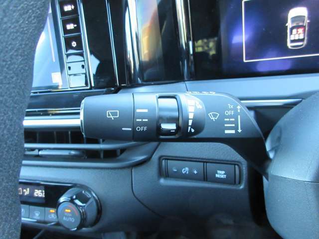 安全機能多彩なスイッチ類