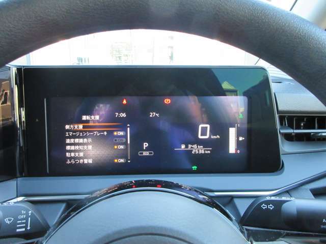 視認性のいい大型スピードメーター