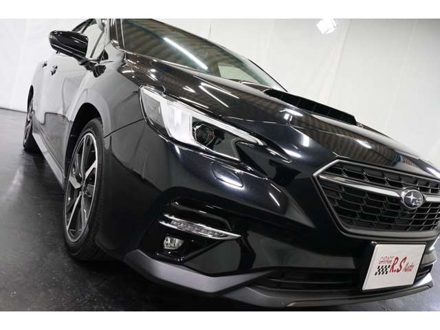 【フロント右側ヘッドライト】黄ばみもなく非常にきれいな状態です！納車前には再度仕上げて納車します！内外装問わず、とにかく徹底清掃・洗浄を行っております。私たちは自信をもって次なるお車をご提供致します。