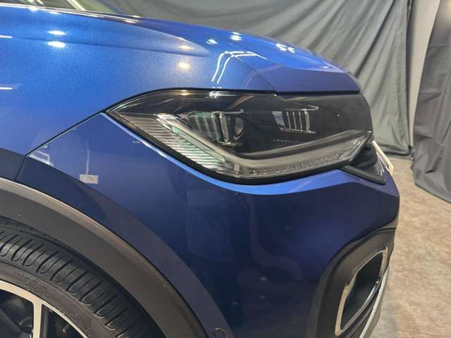 ヘッドライトもクリアで良い状態です。