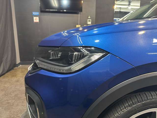 ヘッドライトもクリアで良い状態です。