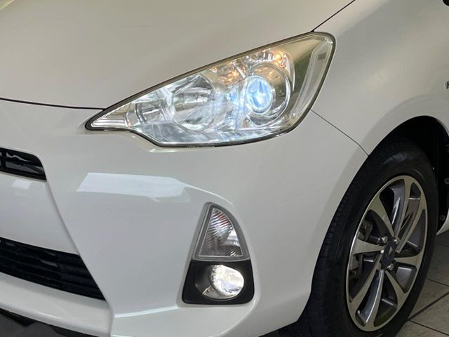 【LEDヘッドライト】悪天候や夜間走行時も良好な視界を確保し安心して運転できる高輝度LEDヘッドライトを装備！点灯速度が早く、消費電力も抑えられています。